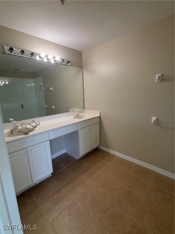1004 Hampton CIR