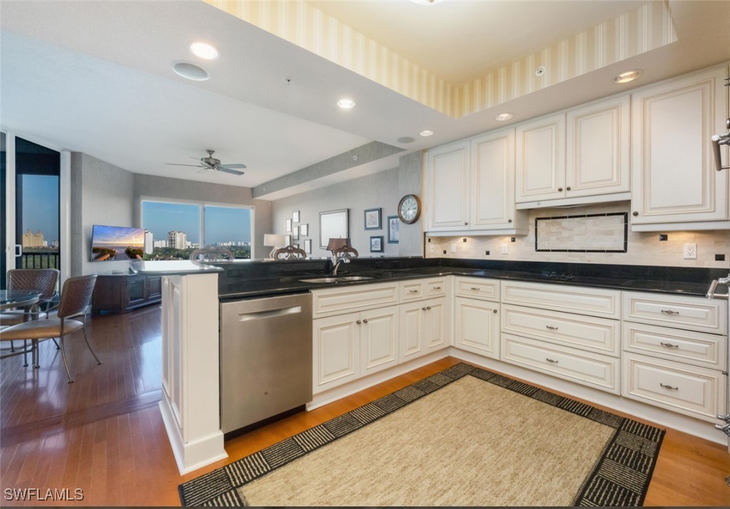 7575 Pelican Bay BLVD 807