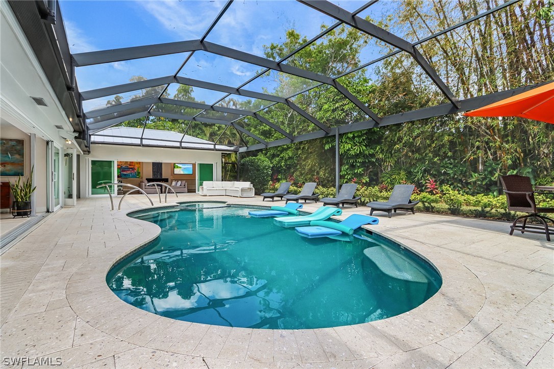 1390 Mandarin RD