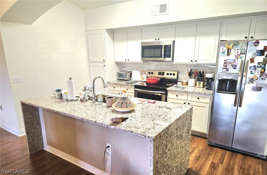 7975 Preserve CIR 1032
