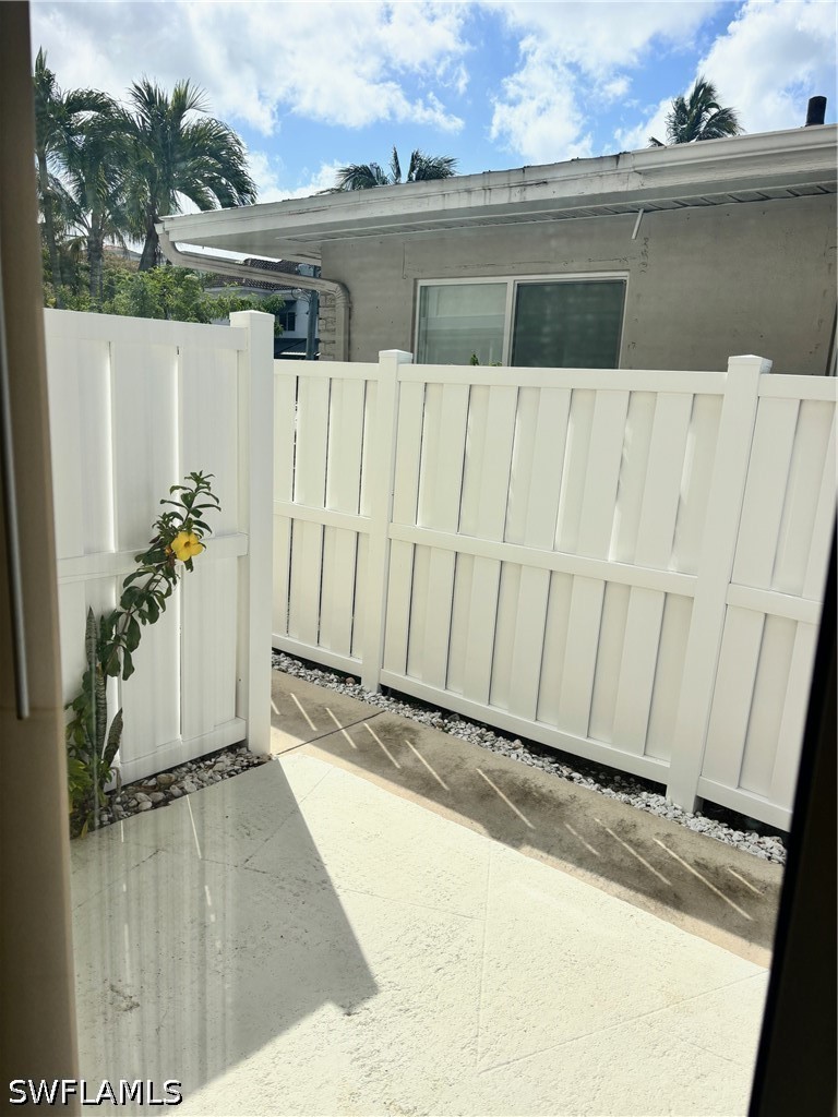 296 4th AVE S 296