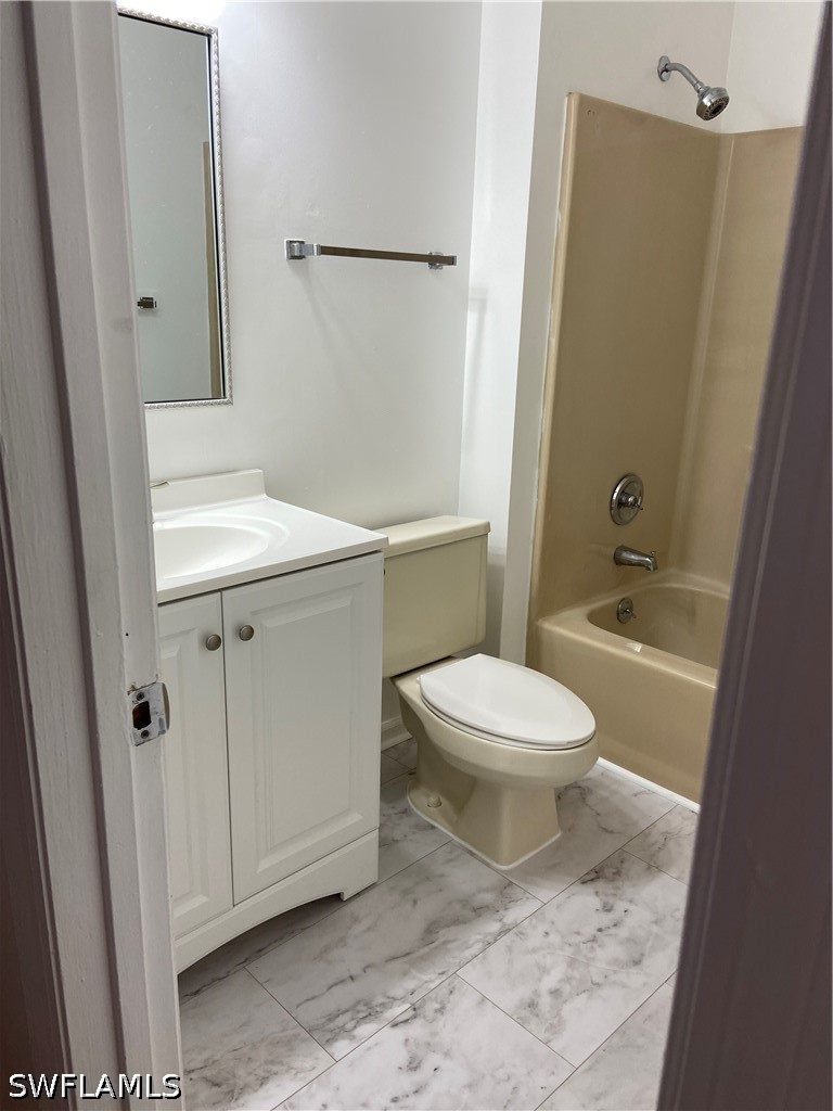 5294 Treetops DR I-203