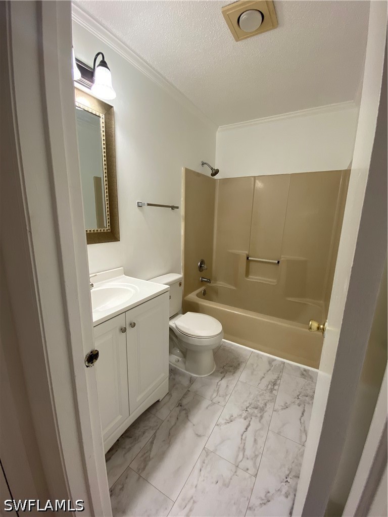 5294 Treetops DR I-203