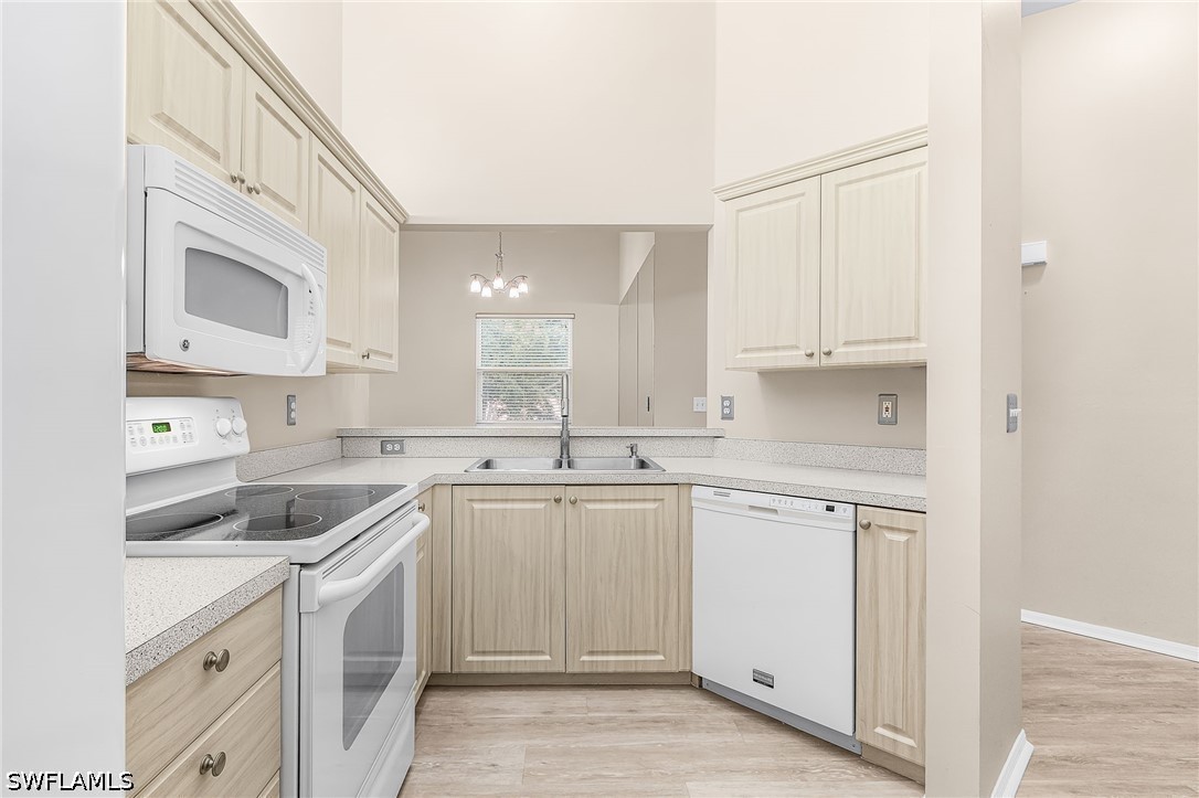 305 Robin Hood CIR 204