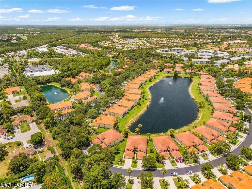 305 Robin Hood CIR 204