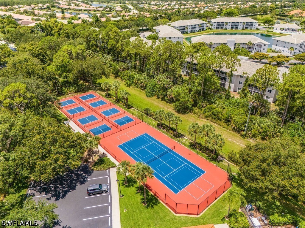 305 Robin Hood CIR 204