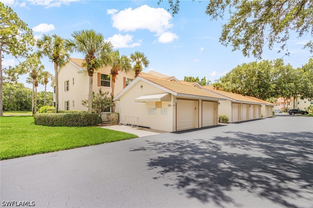 305 Robin Hood CIR 204