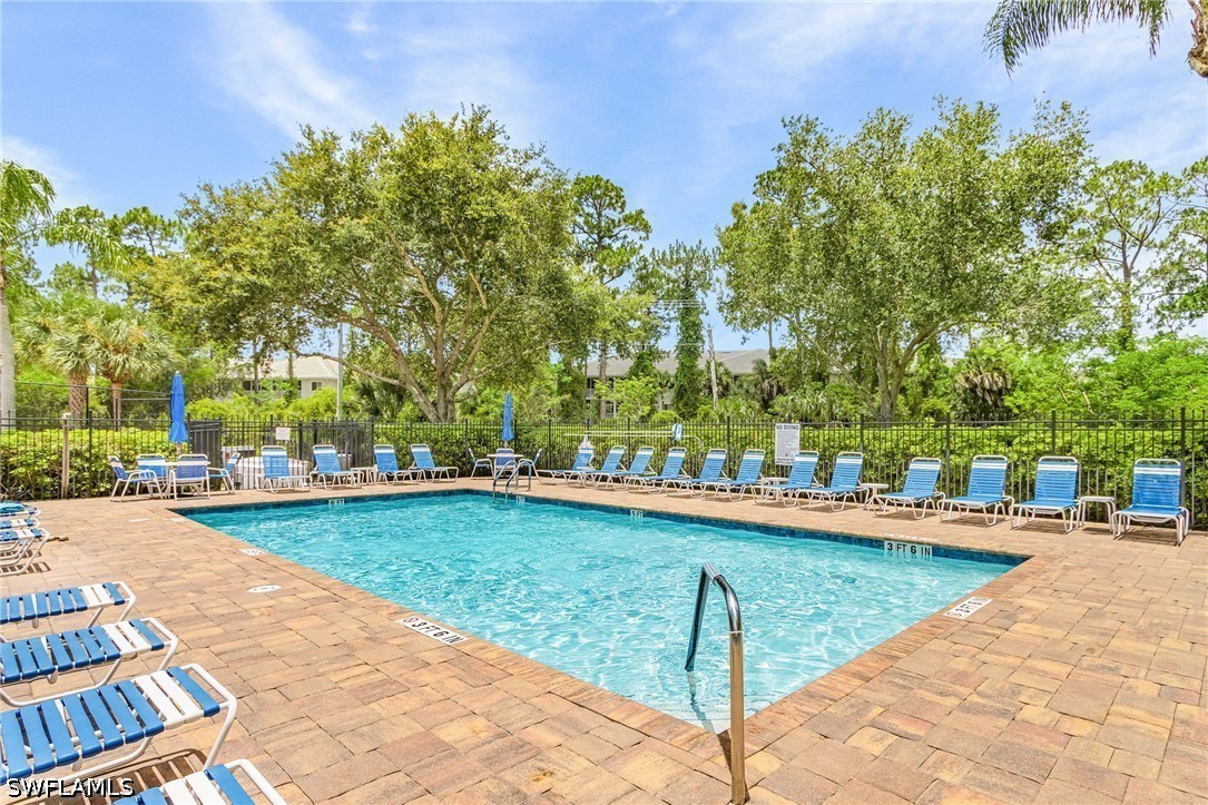 305 Robin Hood CIR 204
