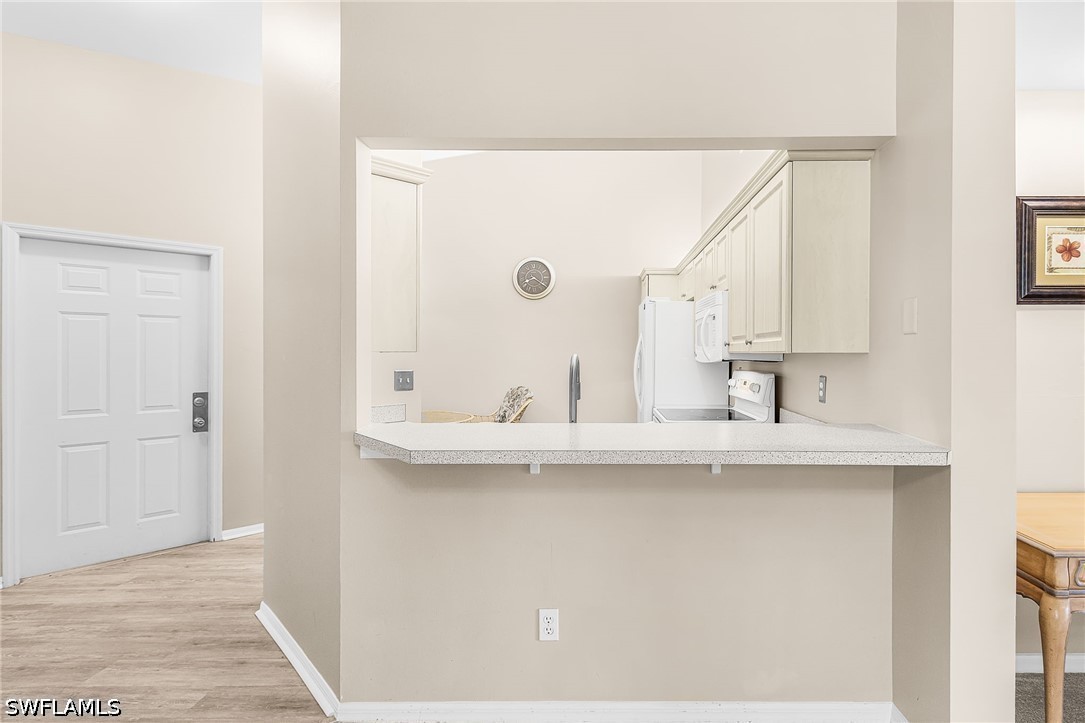 305 Robin Hood CIR 204