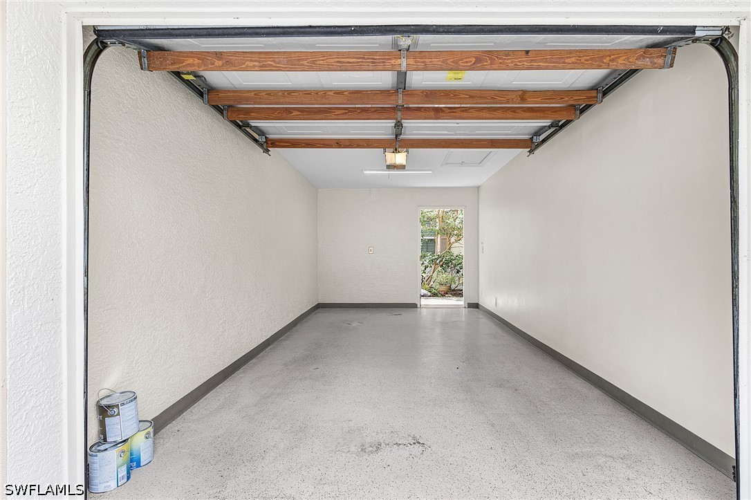 305 Robin Hood CIR 204