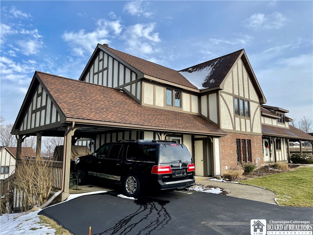 8247 Canterbury Drive 8247