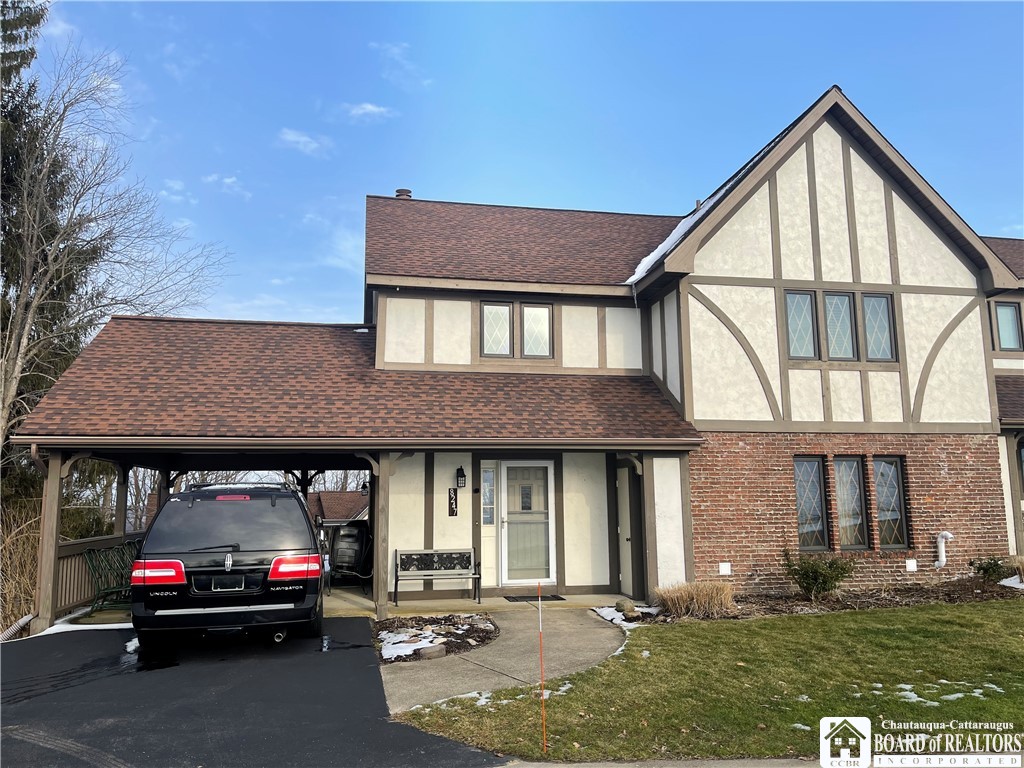 8247 Canterbury Drive 8247