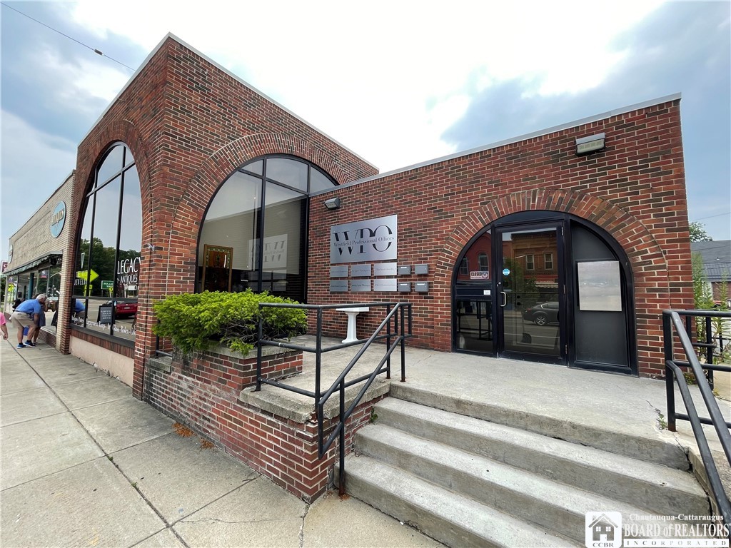 50 East Main Street