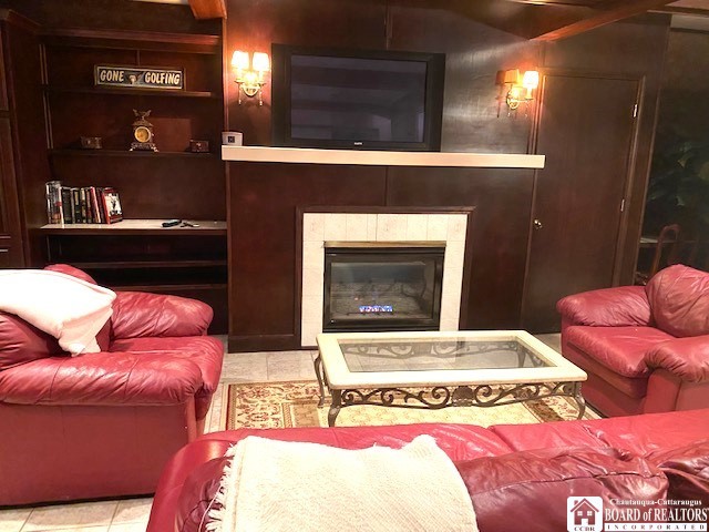 8283 Canterbury Drive