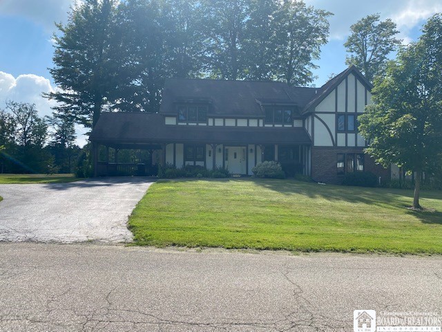 8283 Canterbury Drive