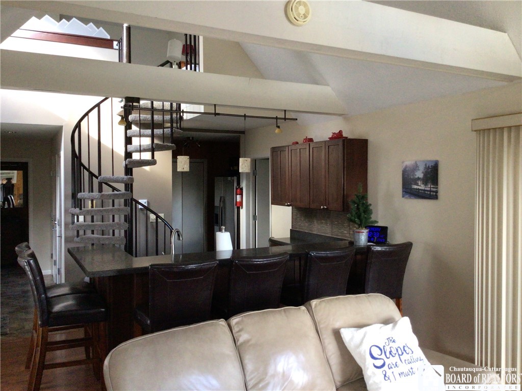 4428 Old Road Camelot