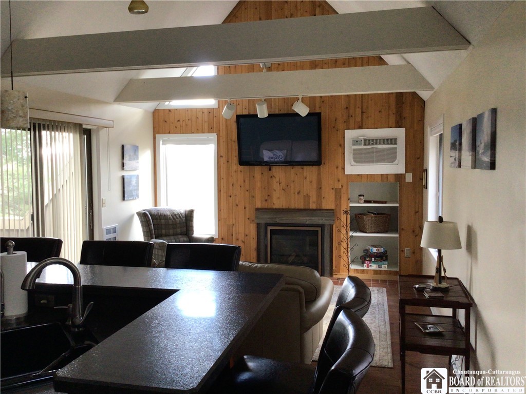 4428 Old Road Camelot