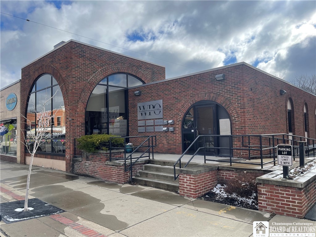 50 East Main Street