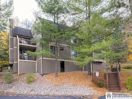 4483 Old Road Camelot 4483