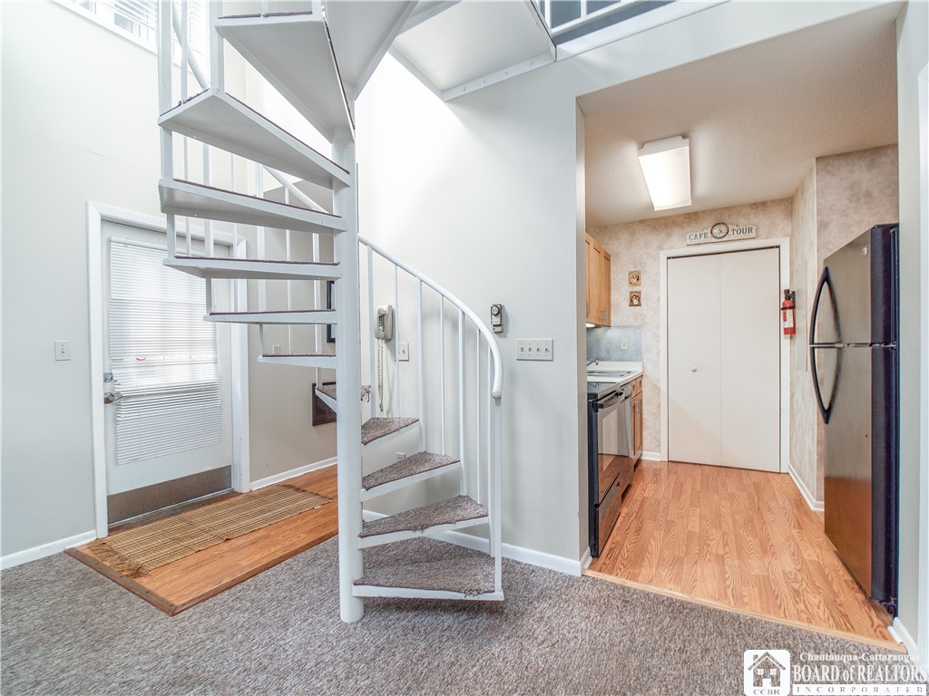 4438 Old Road Camelot