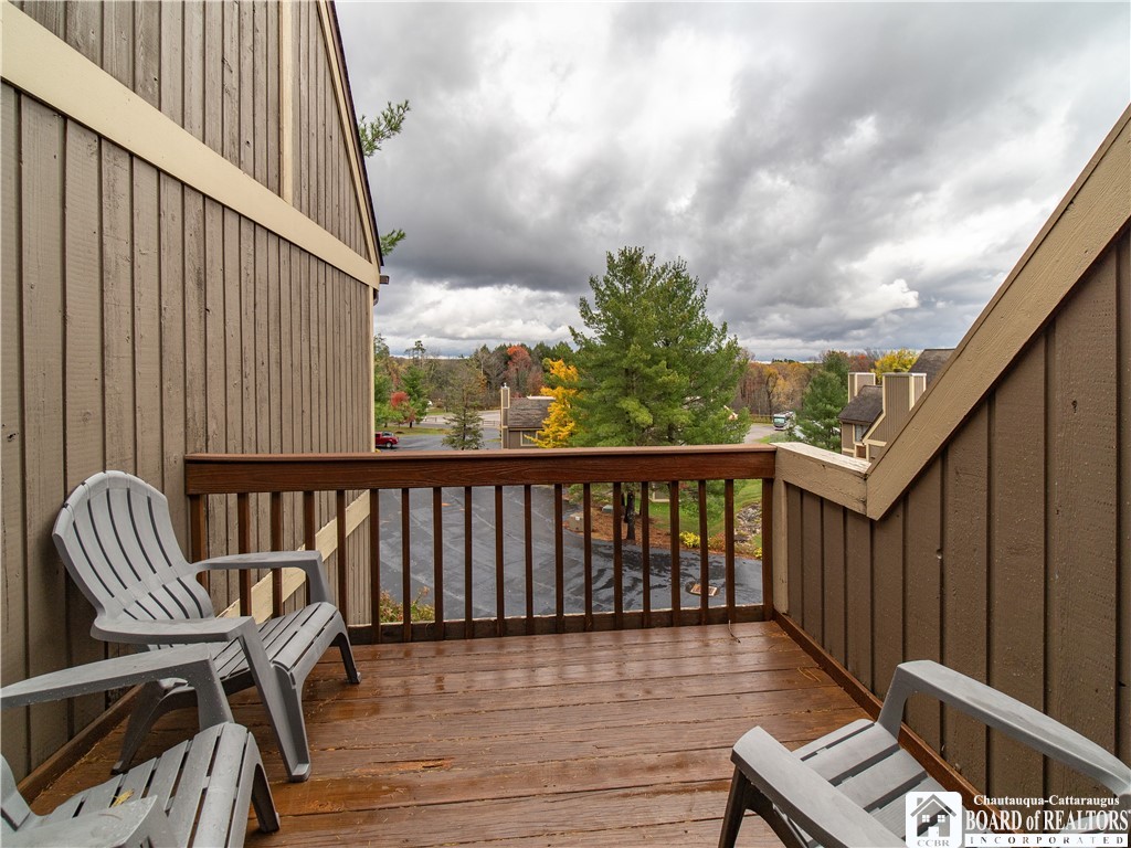 4438 Old Road Camelot