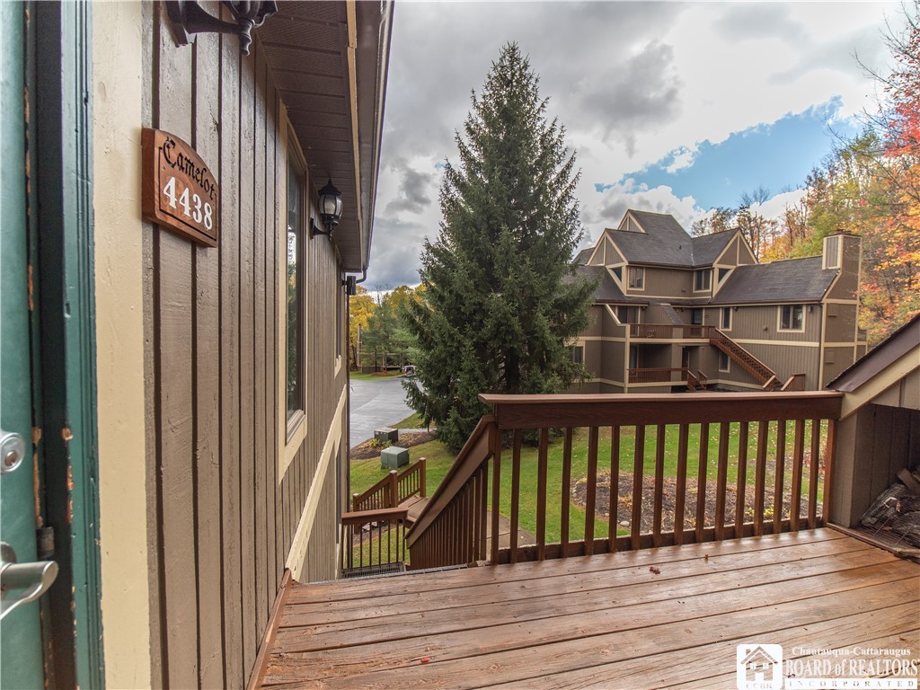 4438 Old Road Camelot