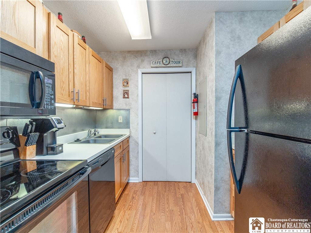 4438 Old Road Camelot