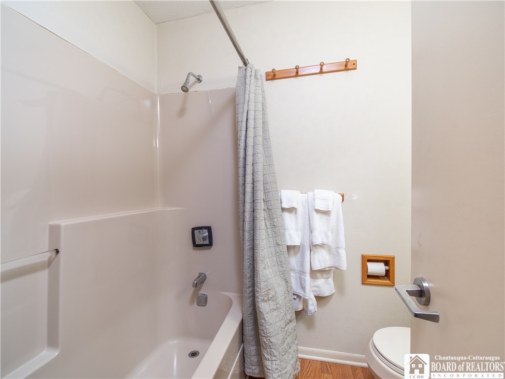 4438 Old Road Camelot