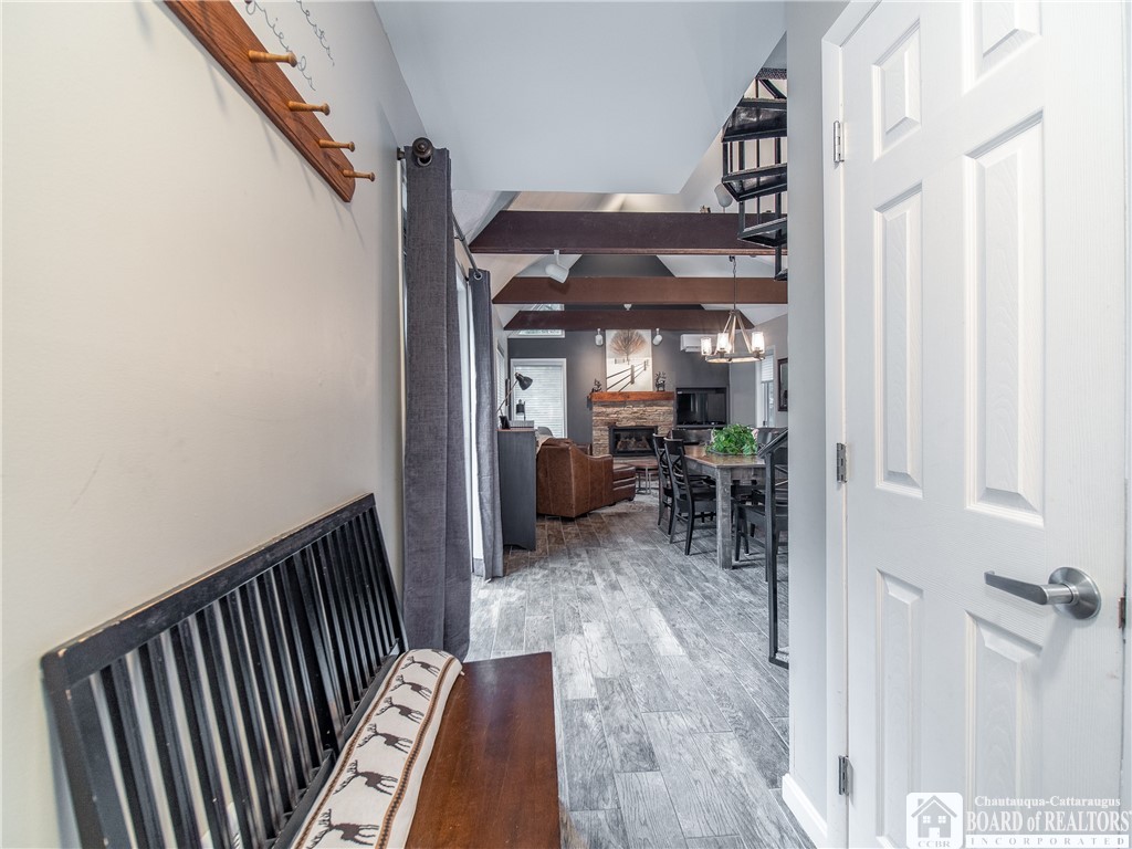 4454 Old Road Camelot 6-203