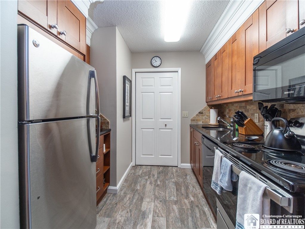 4454 Old Road Camelot 6-203