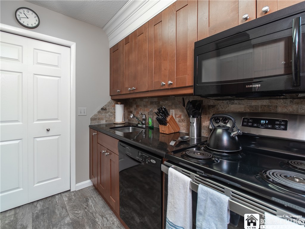 4454 Old Road Camelot 6-203