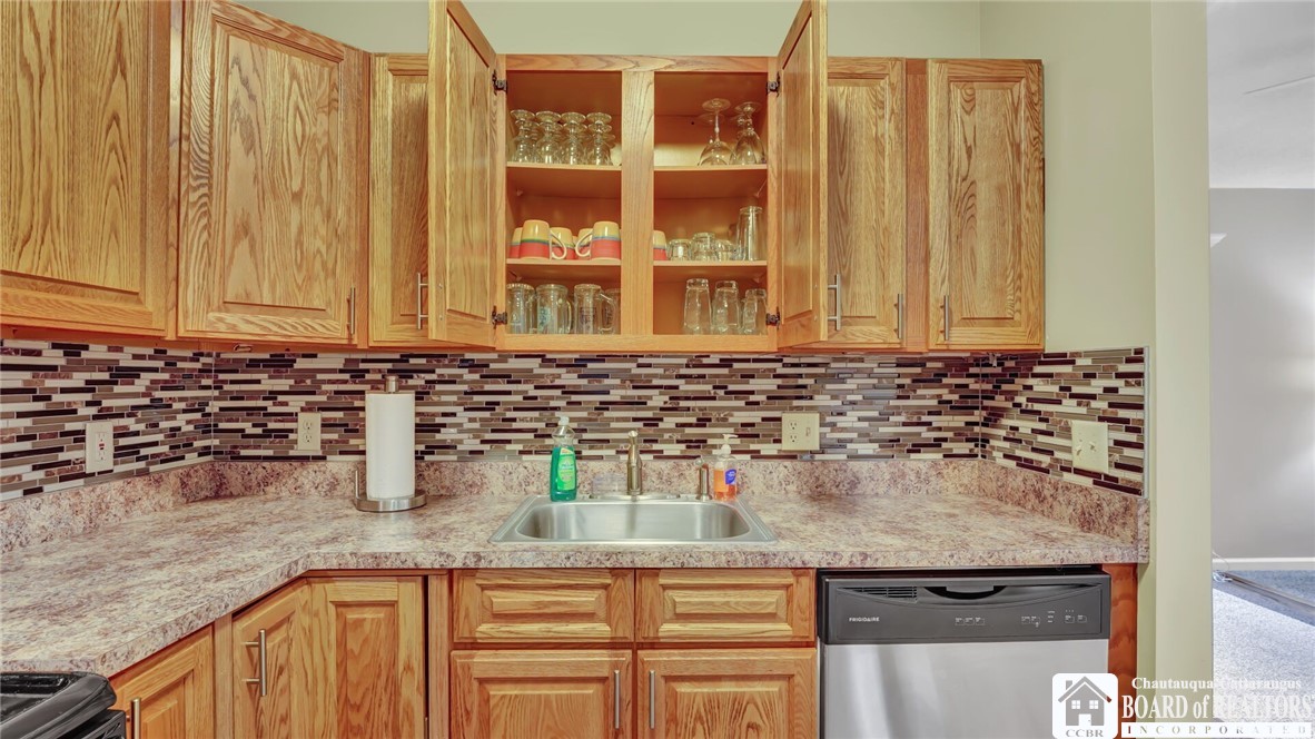 4455 Old Road Camelot 6-101