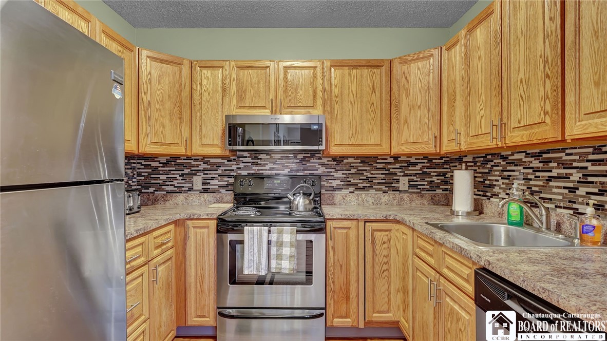 4455 Old Road Camelot 6-101