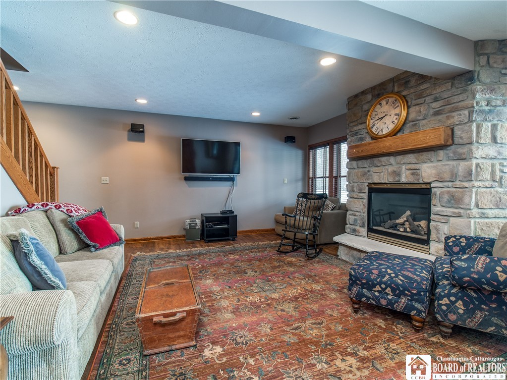 8415 Highlands Drive