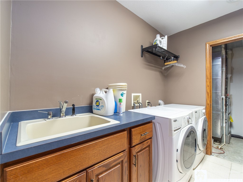 8415 Highlands Drive