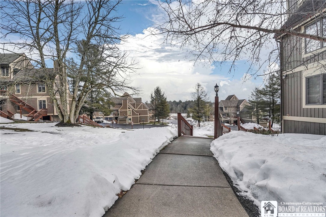 4433 Old Road Camelot