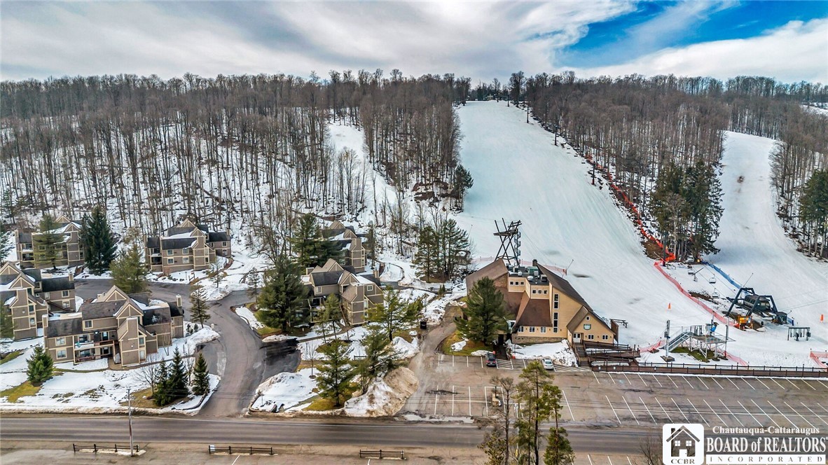 4433 Old Road Camelot