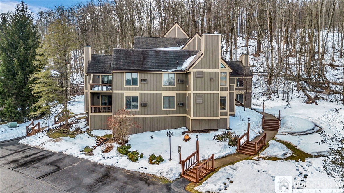 4433 Old Road Camelot