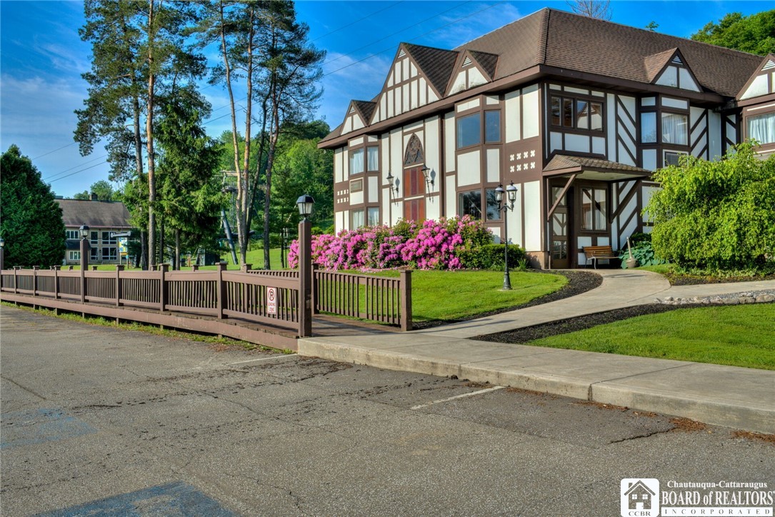 4433 Old Road Camelot