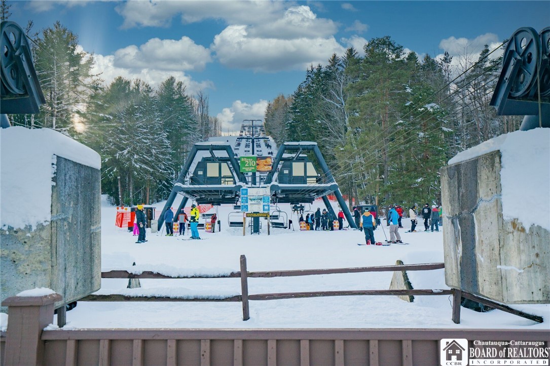 4433 Old Road Camelot