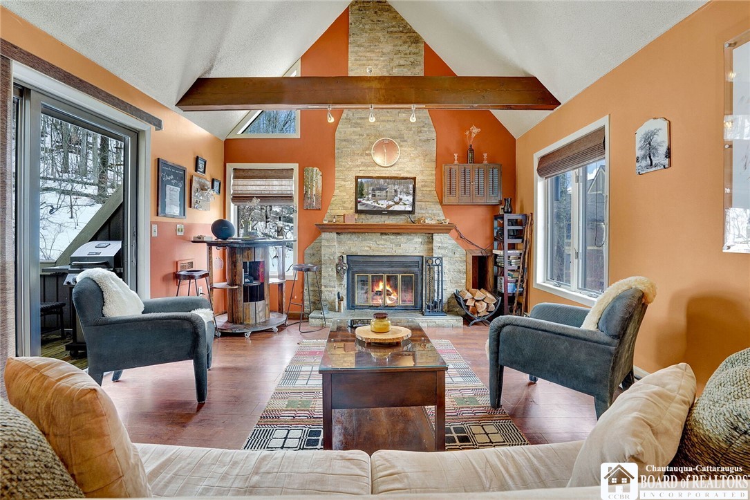 4433 Old Road Camelot