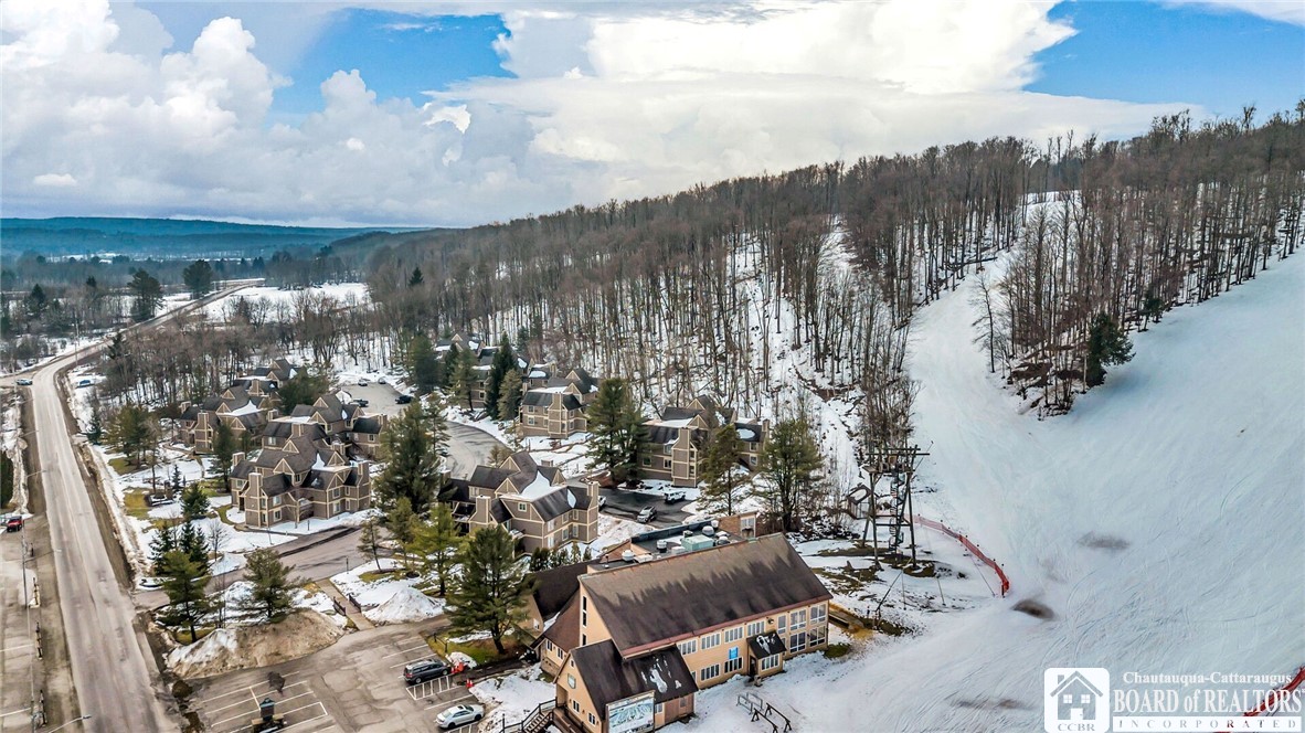 4433 Old Road Camelot