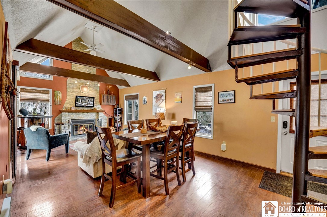 4433 Old Road Camelot