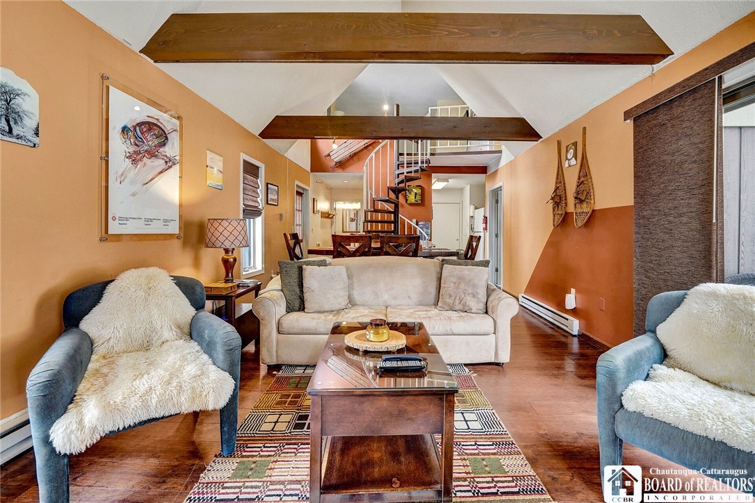 4433 Old Road Camelot