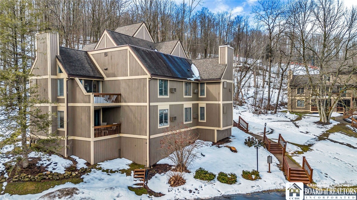 4433 Old Road Camelot