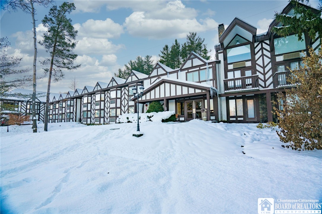 4433 Old Road Camelot