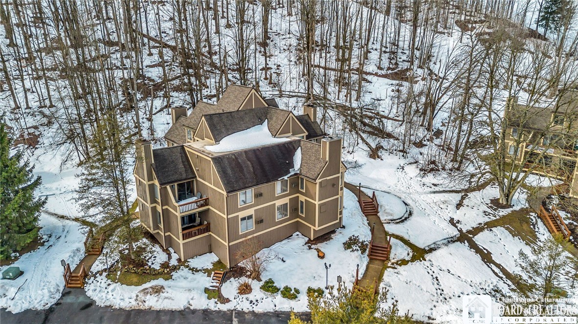 4433 Old Road Camelot