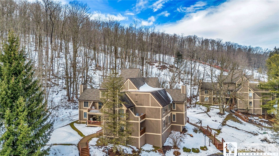 4433 Old Road Camelot