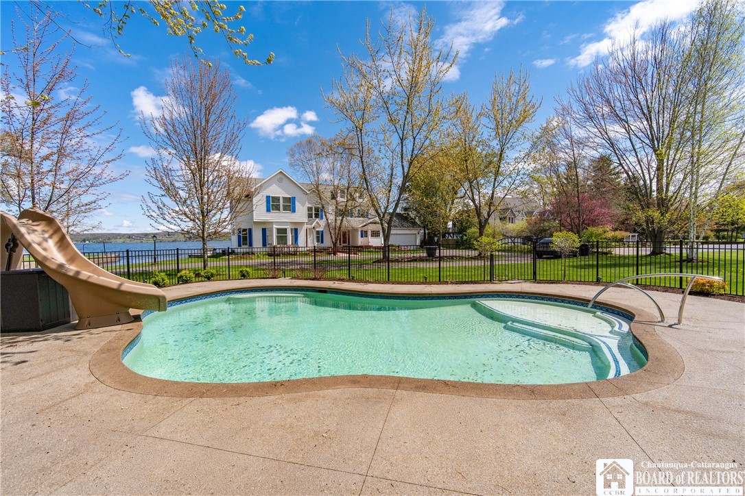 5320 West Lake Road
