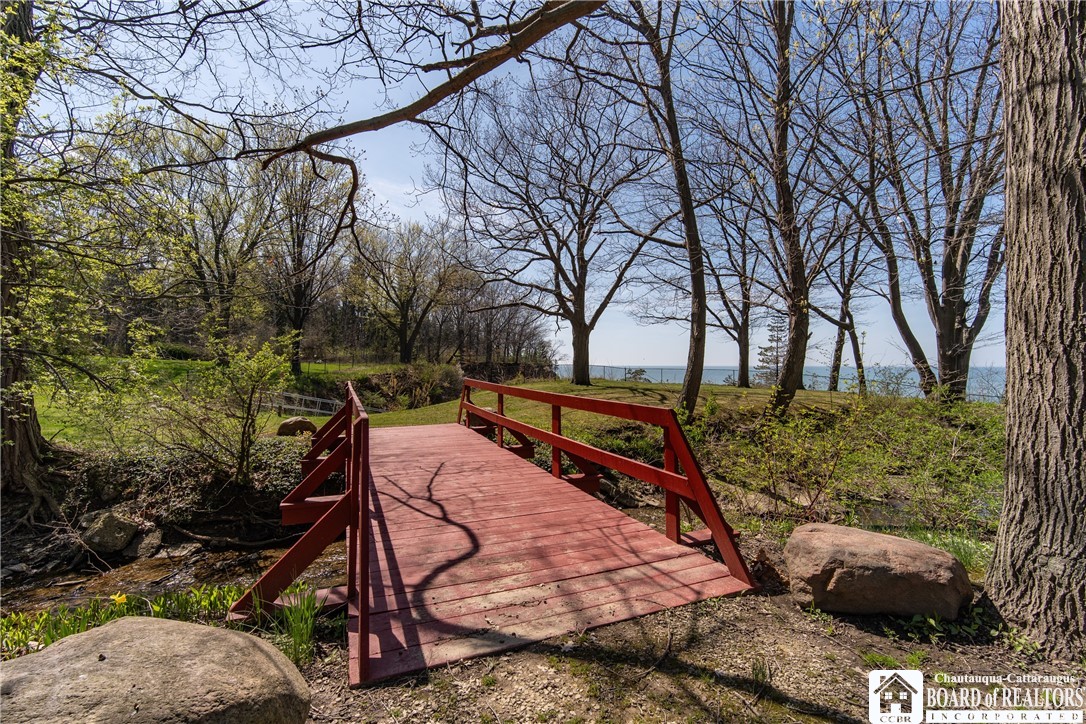 409 Edgewater Drive
